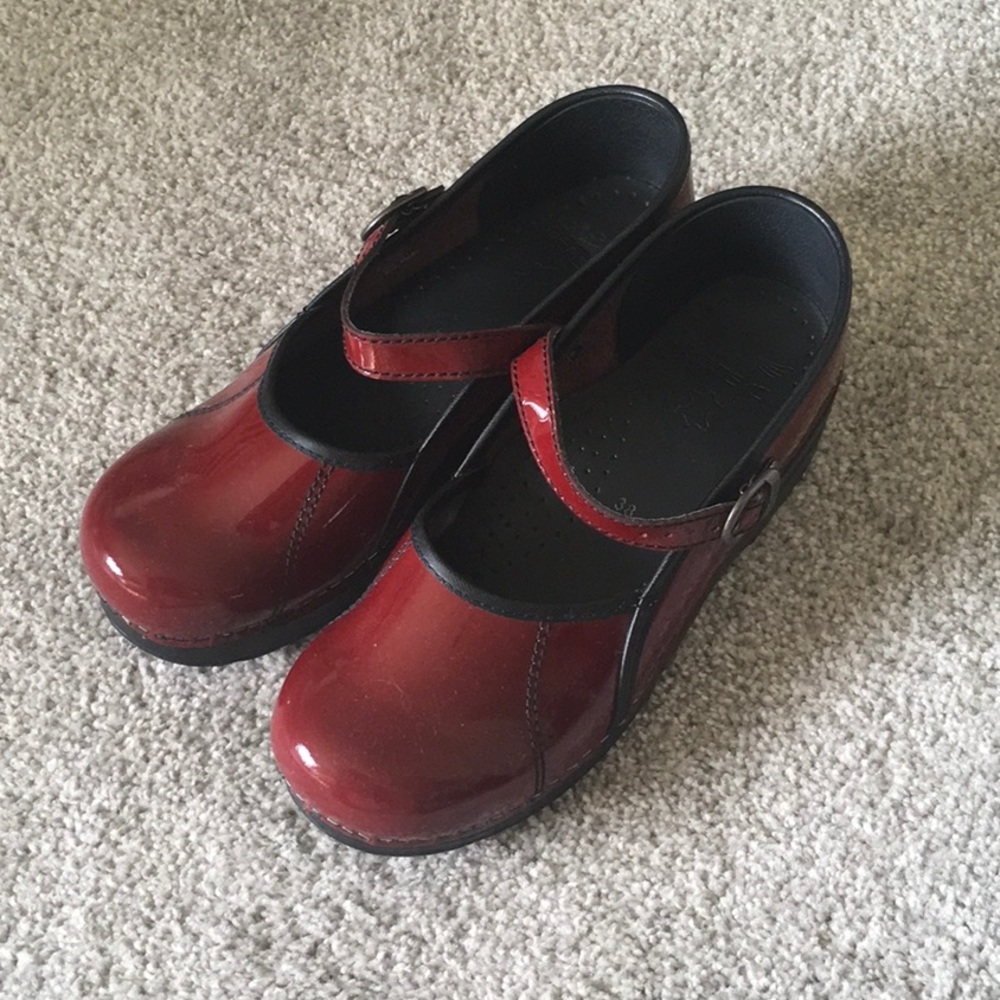 Gorgeous Dansko shoes.